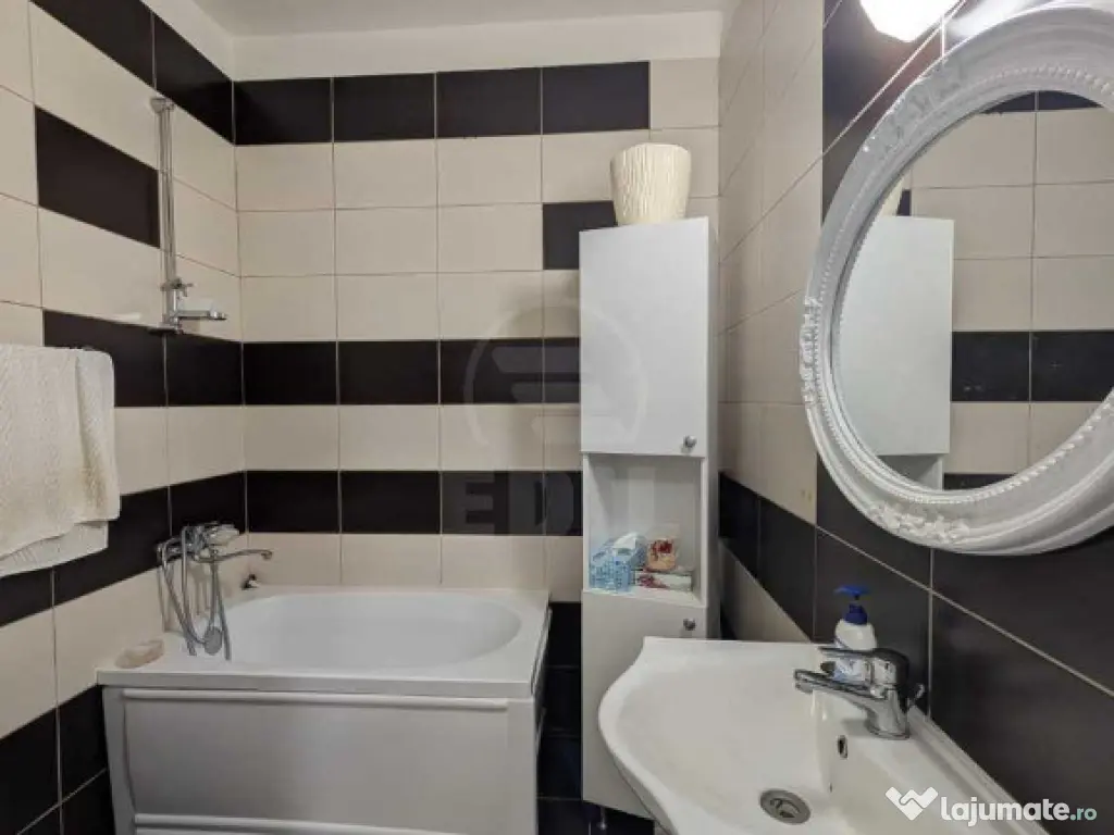 Apartament 1 camera decomandat,parcare 