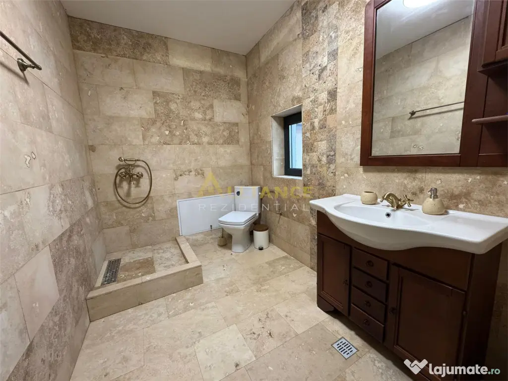 {TEREN 566 MP} Vila Individuala P 1 cu 4 camere - 3 bai - 15 