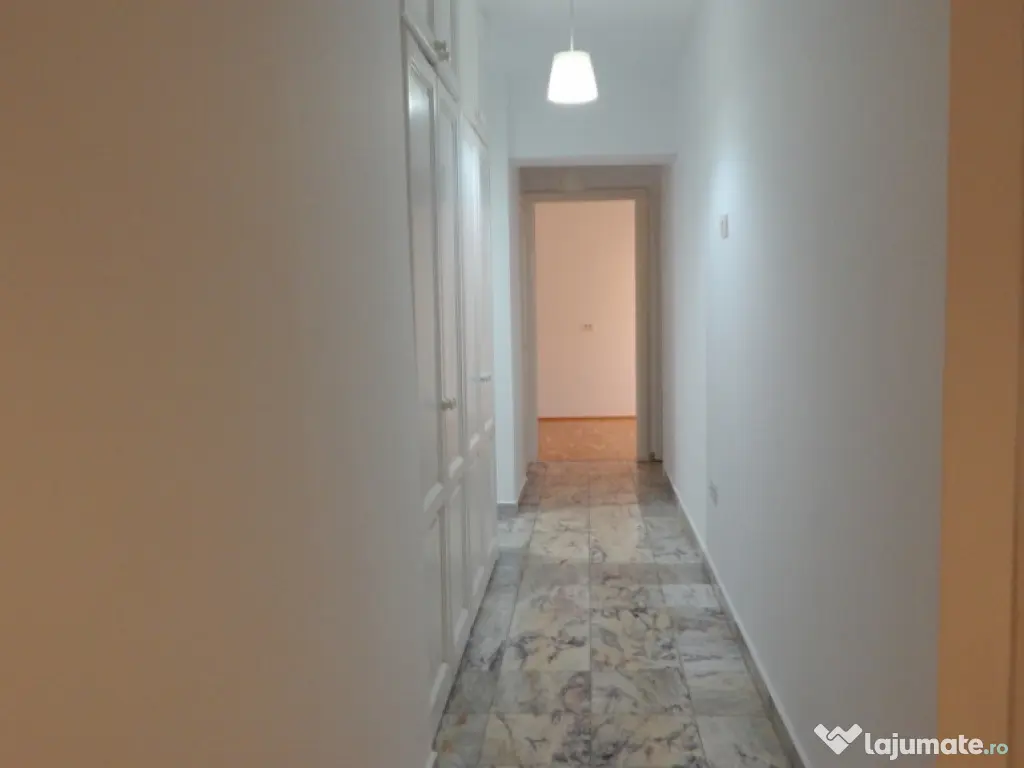 Apartament spatios p-ta Alba Iulia 