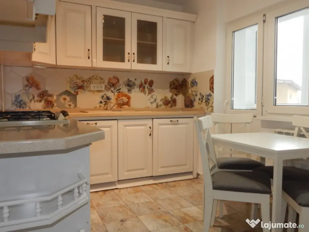 Apartament spatios p-ta Alba Iulia 