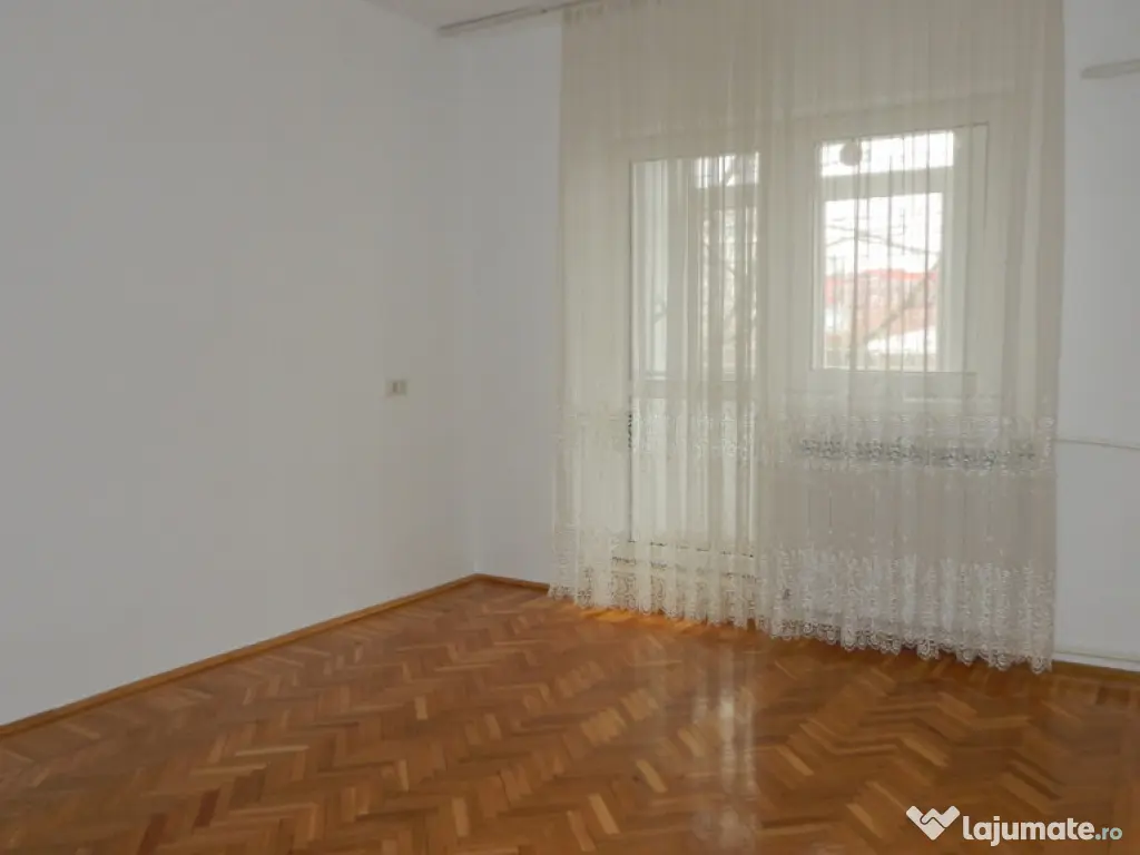 Apartament spatios p-ta Alba Iulia 