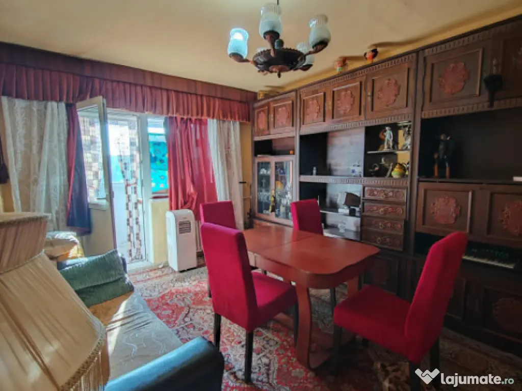 Apartament 2 camere, decomandat, Păltiniș, 4/4.