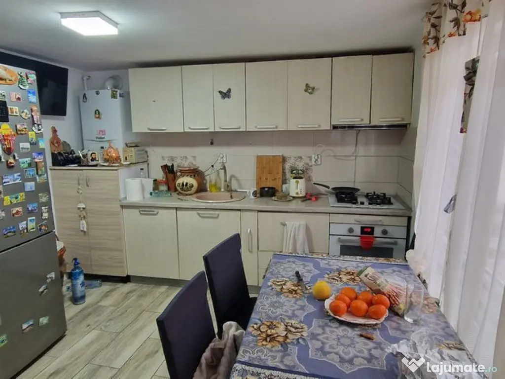 Casa ideal 2 familii, Ovidiu zona primarie. 