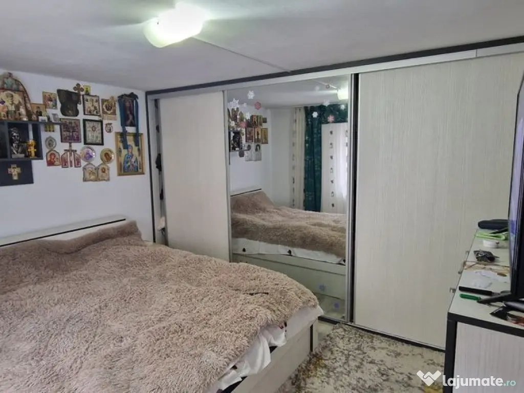 Casa ideal 2 familii, Ovidiu zona primarie. 