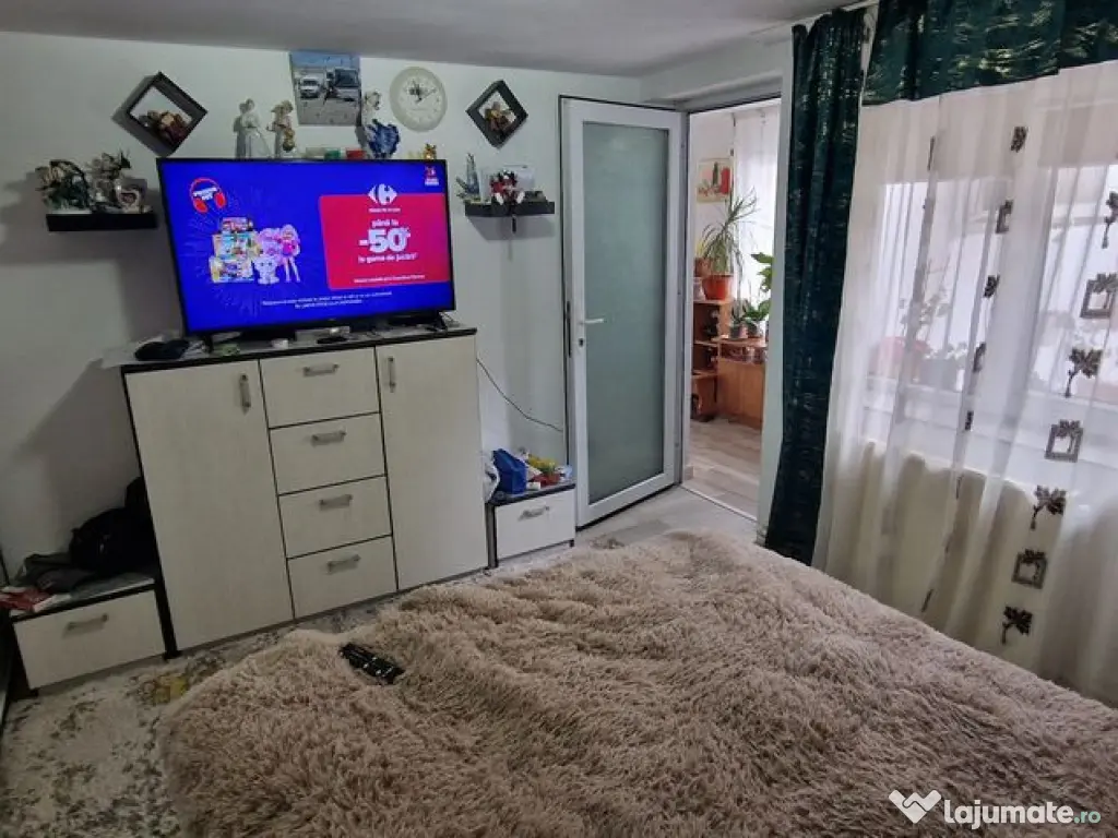 Casa ideal 2 familii, Ovidiu zona primarie. 