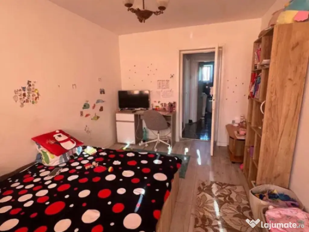 Apartament 3 camere, 54 mp, zona Aleea 1 Șimnic