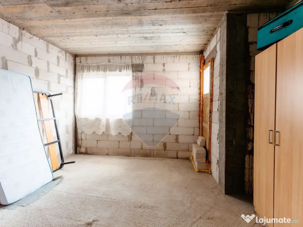 Casă de vânzare P+1 – 245 mp utili, teren 1.240 mp ??... 
