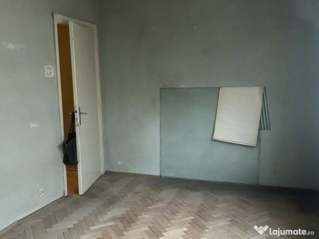 Apartament semidecomandat 3 camere - Aleea Terasei 