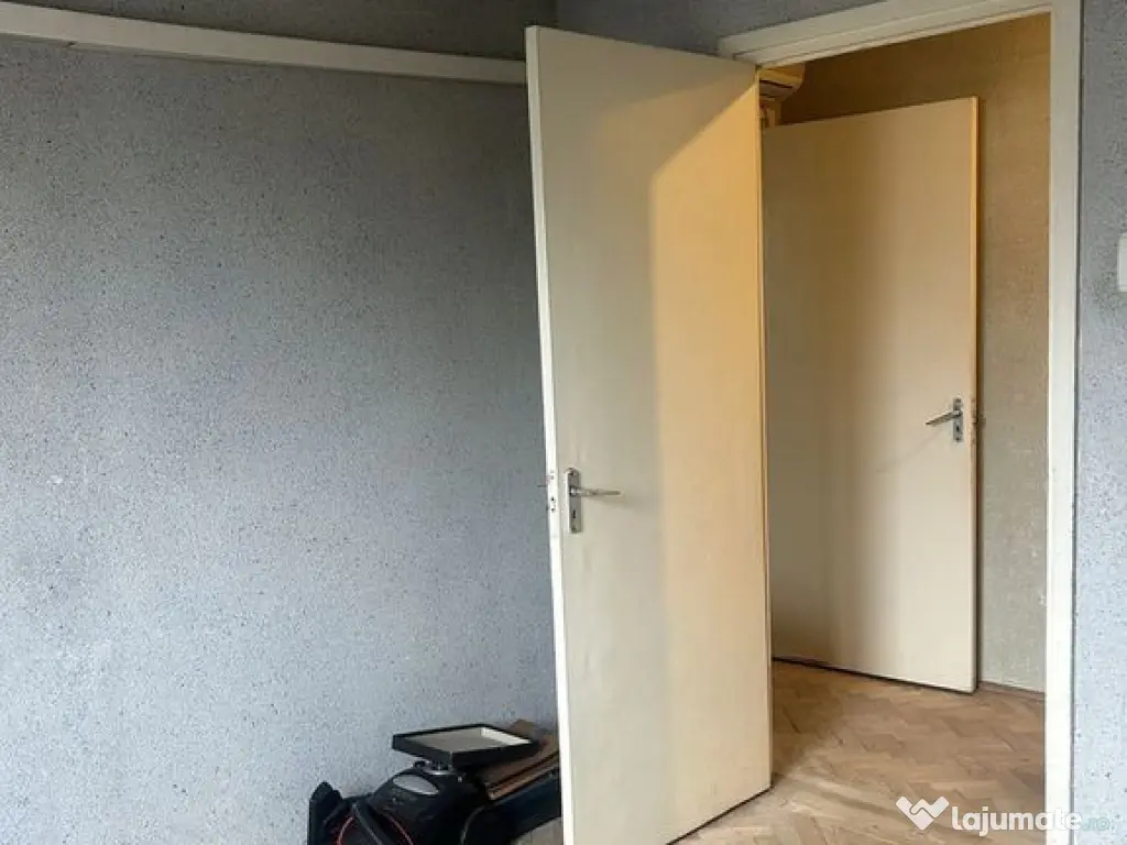 Apartament semidecomandat 3 camere - Aleea Terasei 