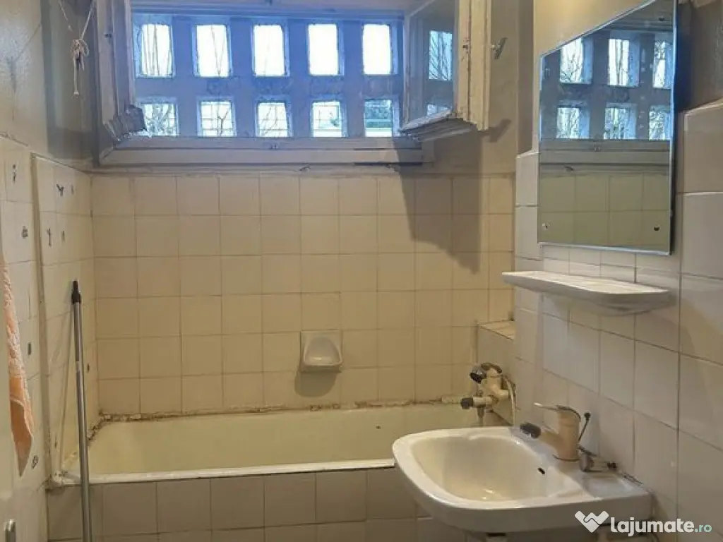 Apartament semidecomandat 3 camere - Aleea Terasei 