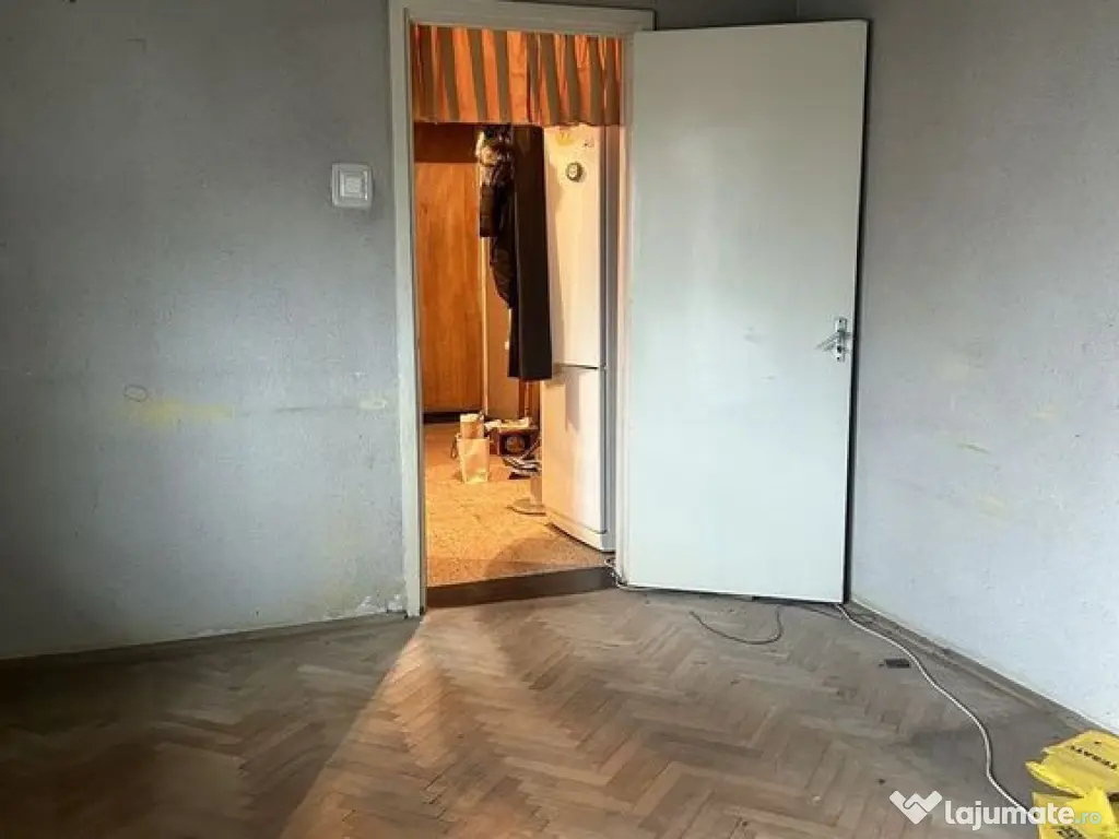 Apartament semidecomandat 3 camere - Aleea Terasei 