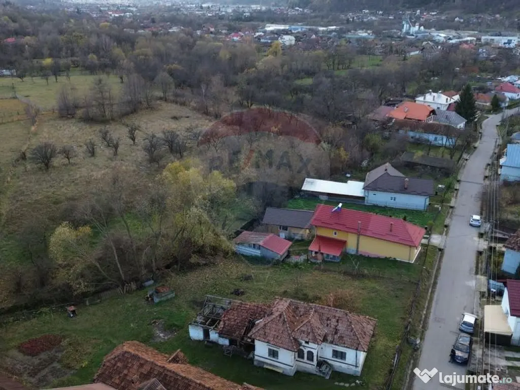 Casă si teren de vânzare in Leresti la super preț 