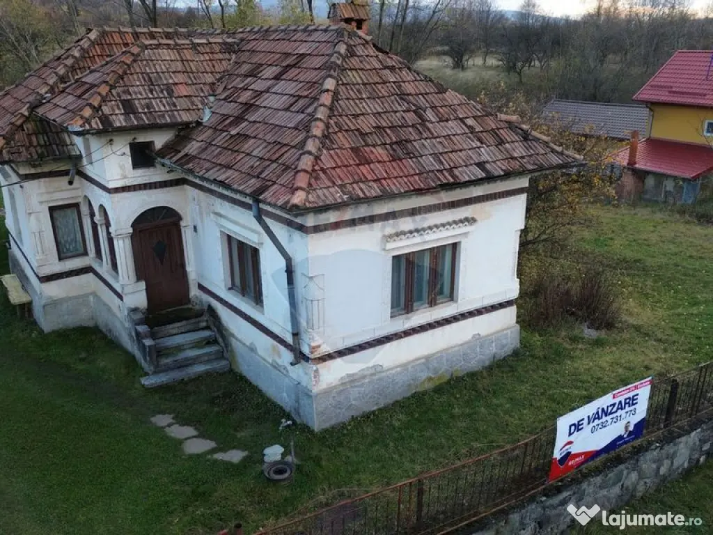 Casă si teren de vânzare in Leresti la super preț 