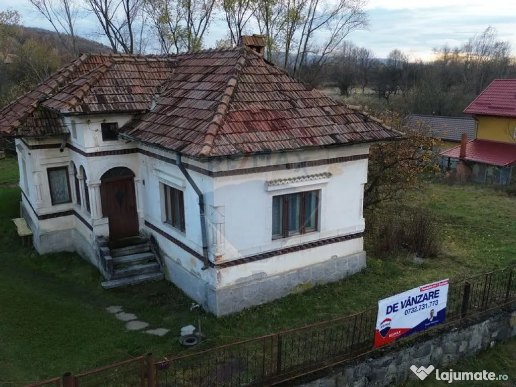 Casă si teren de vânzare in Leresti la super preț 