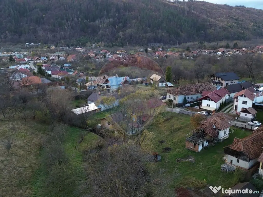 Casă si teren de vânzare in Leresti la super preț 
