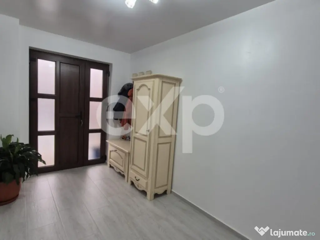 Casă modernă cu încălzire în pardoseală și terasă ?? 