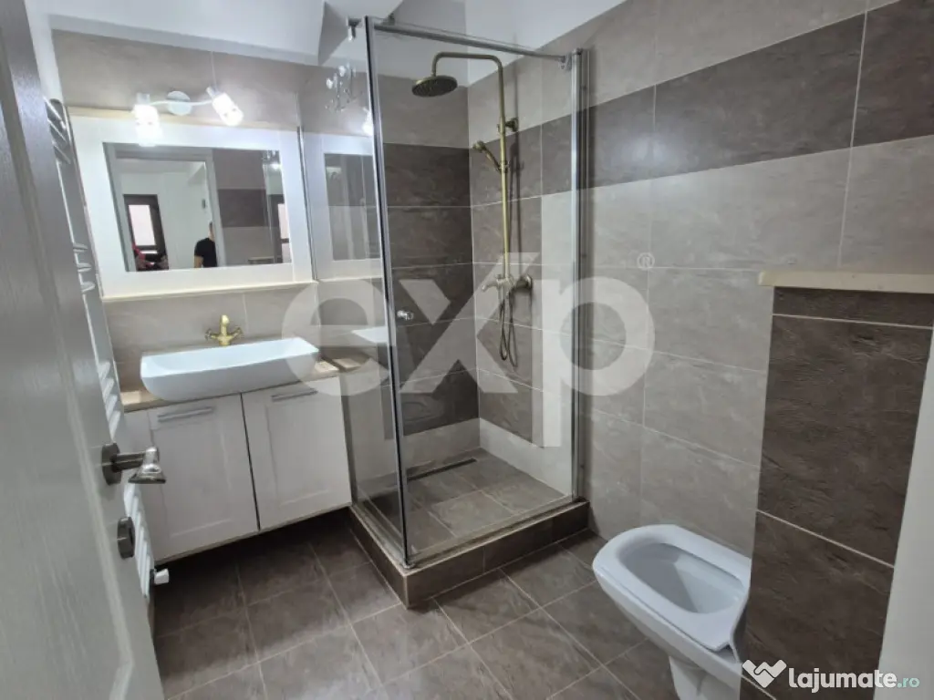 Casă modernă cu încălzire în pardoseală și terasă ?? 