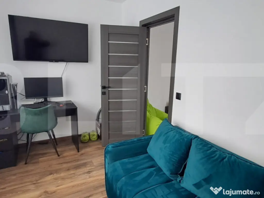 Apartament cu 3 camere, 50 mp, la etajul 2, cu balcon, in zo