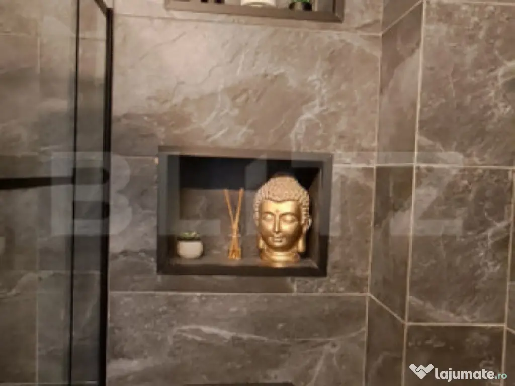 Apartament cu 3 camere, 50 mp, la etajul 2, cu balcon, in zo