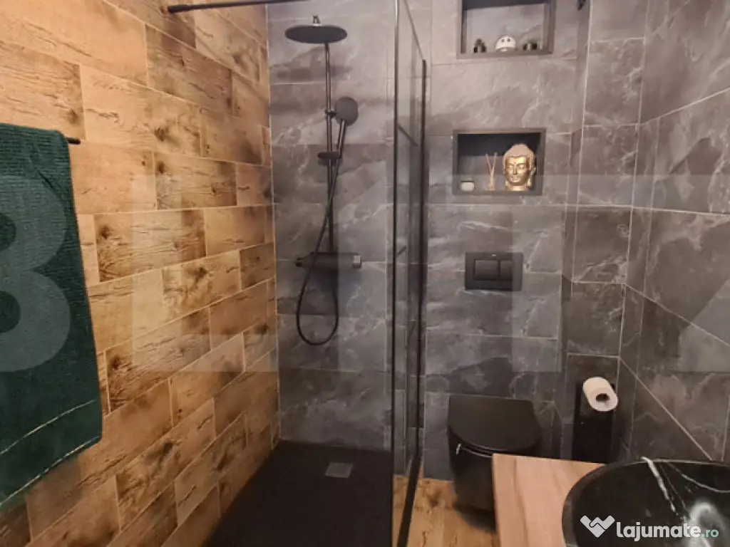 Apartament cu 3 camere, 50 mp, la etajul 2, cu balcon, in zo