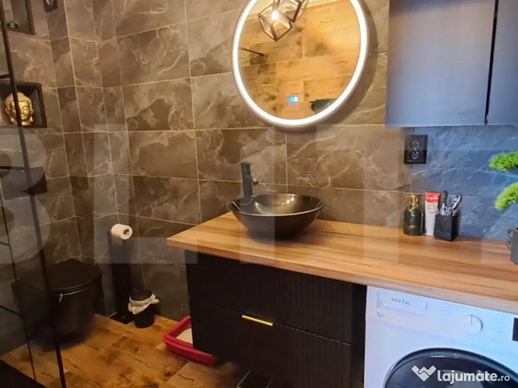 Apartament cu 3 camere, 50 mp, la etajul 2, cu balcon, in zo