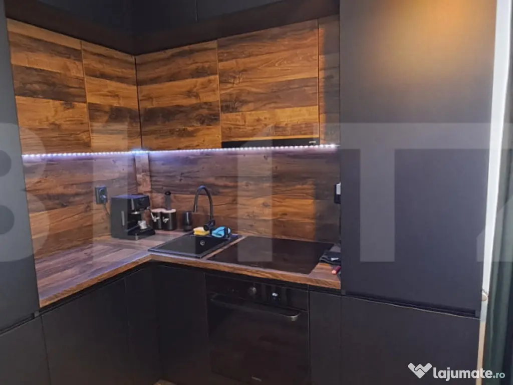 Apartament cu 3 camere, 50 mp, la etajul 2, cu balcon, in zo