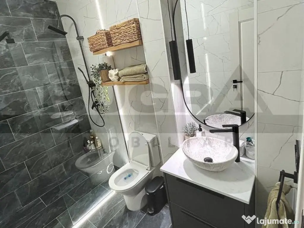 Apartament 2 camere, TOTUL NOU, 60 mp, garaj, zona strazi... 