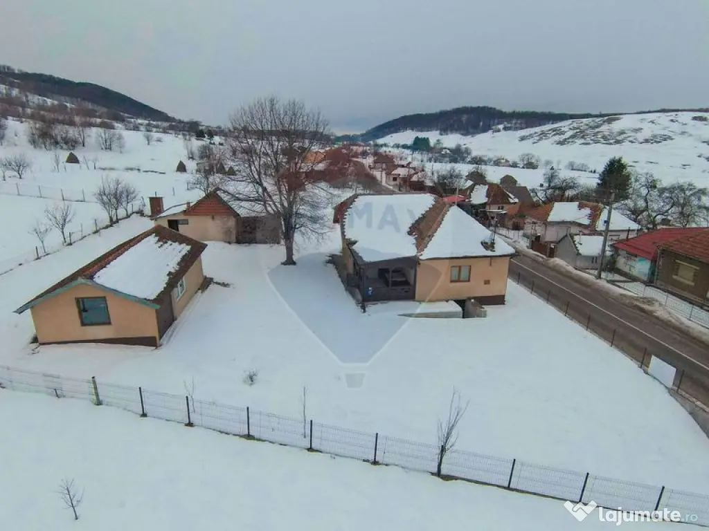 Casă cu 4 camere din cărămidă, de vânzare în zona B... 