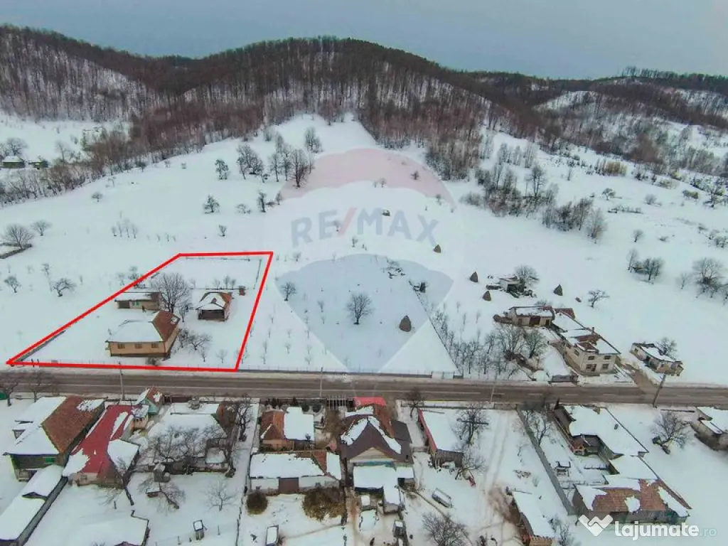 Casă cu 4 camere din cărămidă, de vânzare în zona B... 