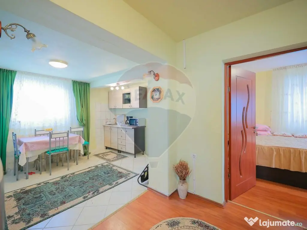 Casă cu 4 camere din cărămidă, de vânzare în zona B... 