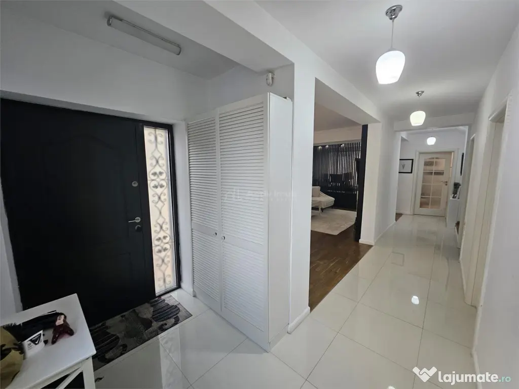 Vila P 1 M Militari Residence- Ballroom