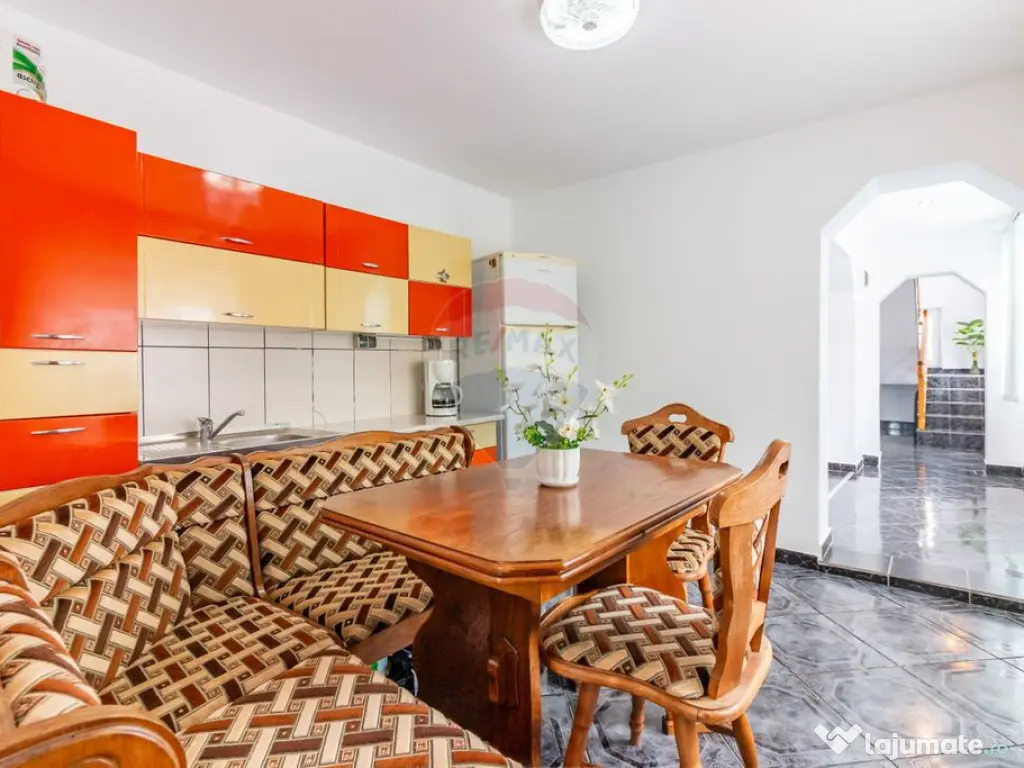 Casă / Vilă de vânzare Picior de Munte, Dambovita 