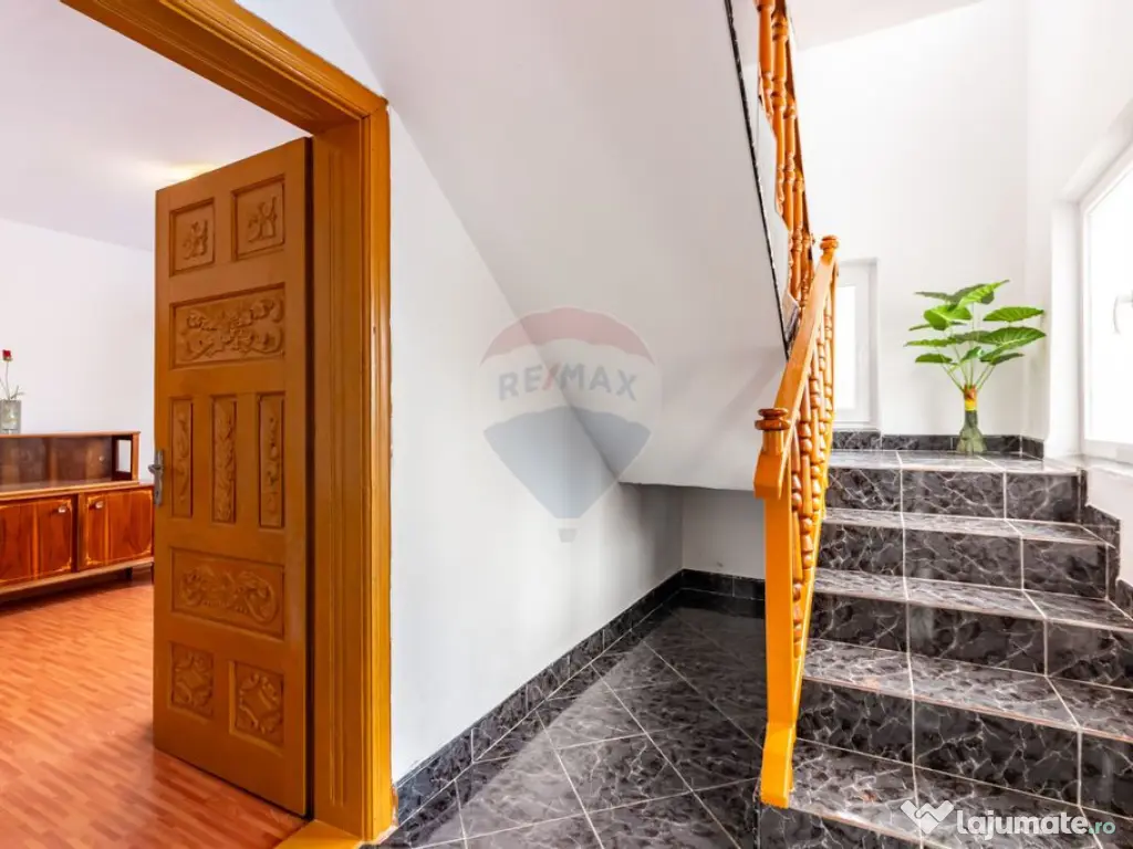 Casă / Vilă de vânzare Picior de Munte, Dambovita 