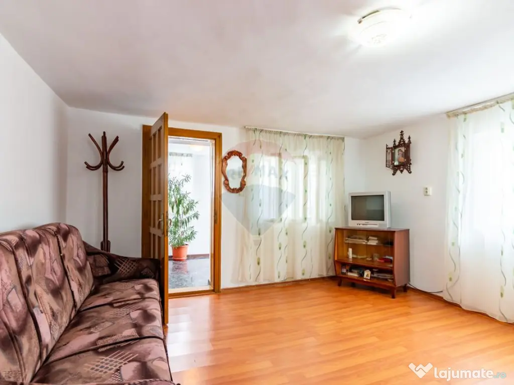 Casă / Vilă de vânzare Picior de Munte, Dambovita 