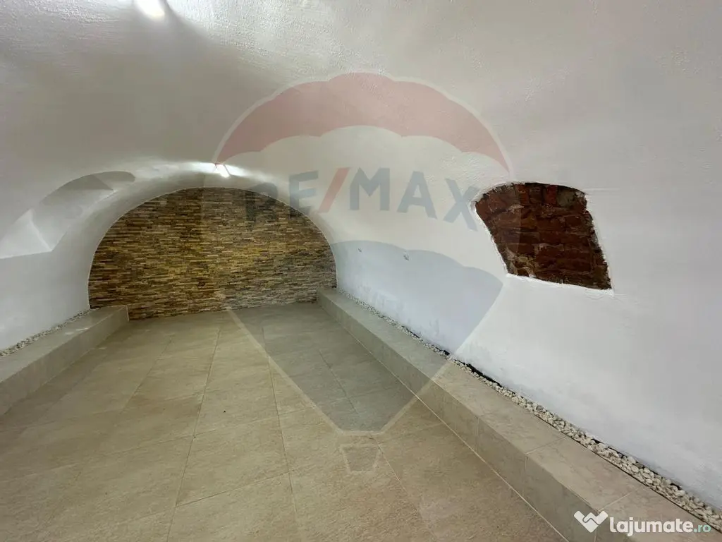 SPATIU COMERCIAL - zona Centrul Vechi 