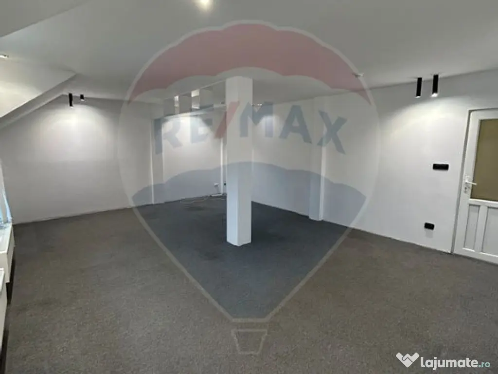 Birou 35 de mp utili lângă Carrefour