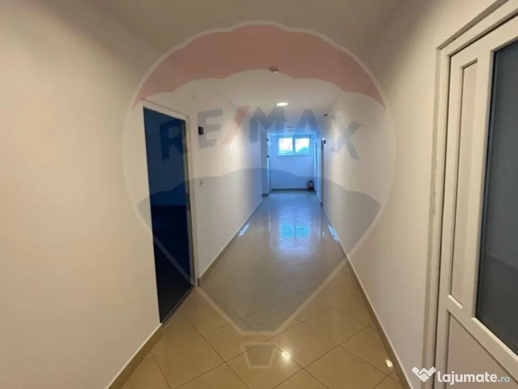 Birou 35 de mp utili lângă Carrefour