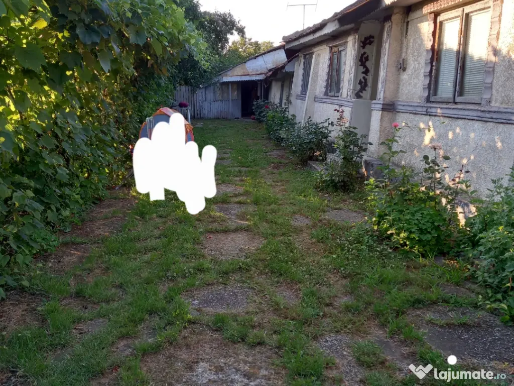 Casa batraneasca nelocuibila cu teren 730mp Olari, Prahova 