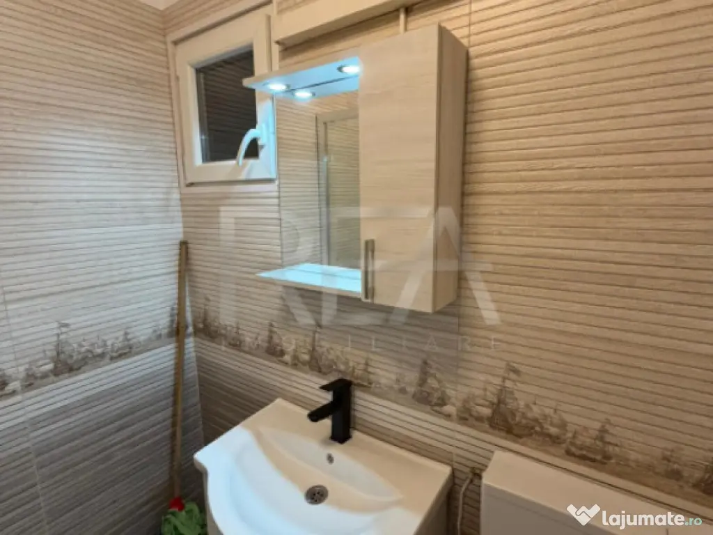 2 cam decomandat - Piata Progresului - Ghimpati 