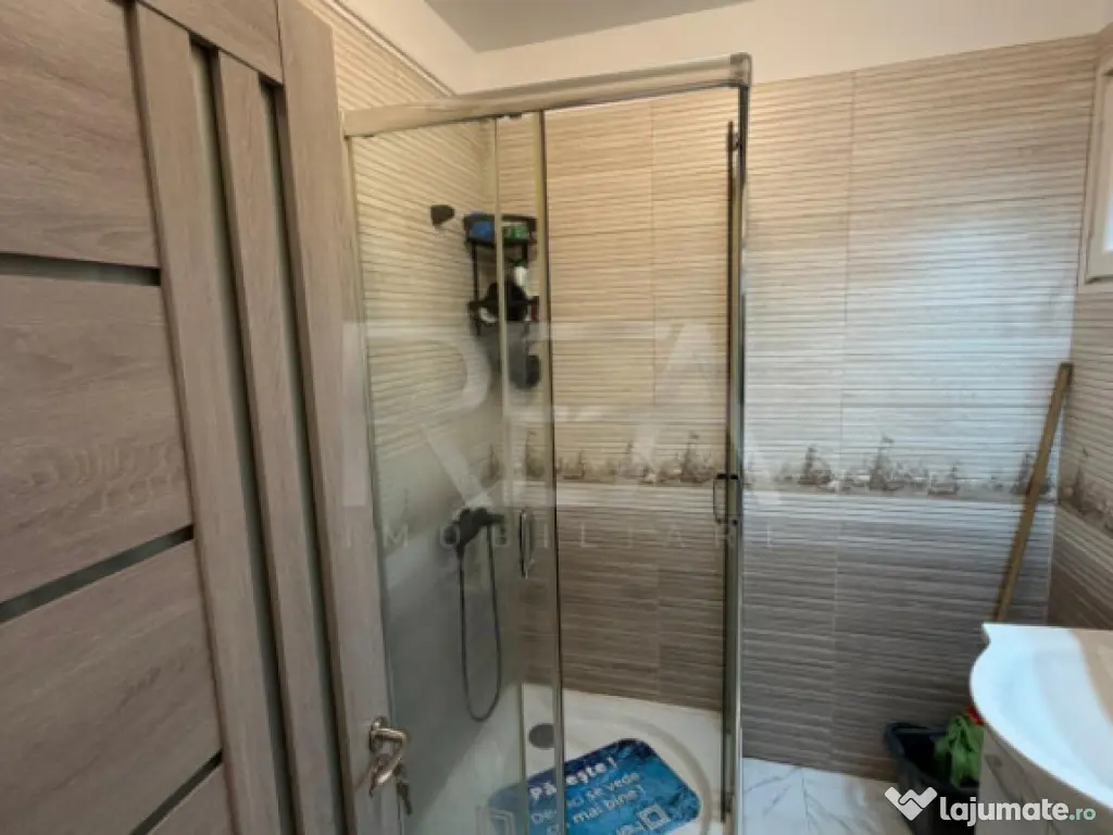 2 cam decomandat - Piata Progresului - Ghimpati 