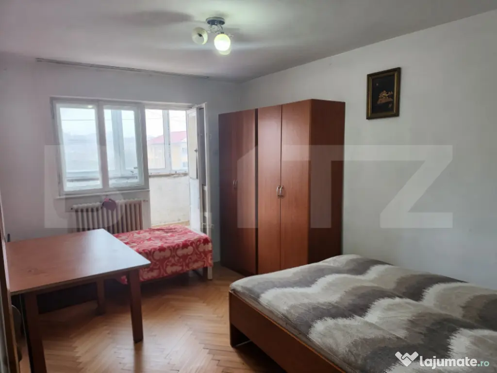 Apartament 3 camere, 75 mp, zona Cetate