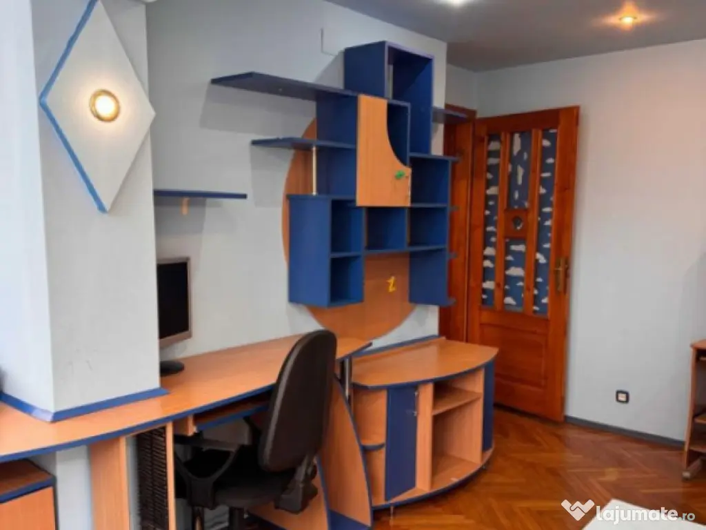 Apartament 3 camere zona Valea Aurie 