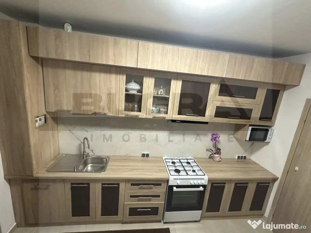 Apartament de 3 camere, modern, 77mp, parcare zona Pod IRA