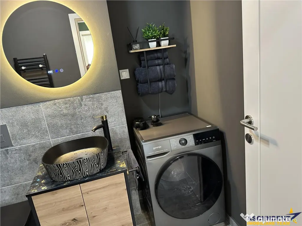 FILM!Boutique LUX, terasa cu view, design de colectie,dotari