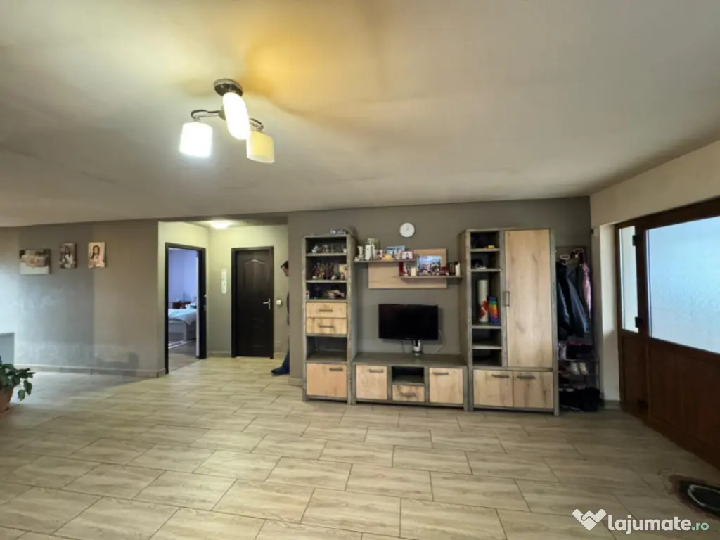 ???? Casă cochetă cu terasă | 5 ari teren