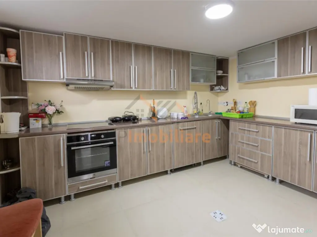 VILA DE INCHIRIAT | 11 CAMERE | 650 MP | ORADEA | BIHOR 