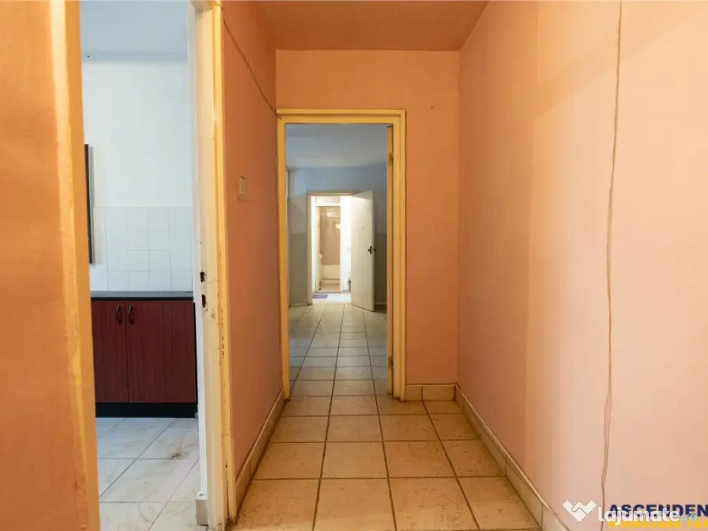 FILM! Targu Secuiesc,2 camere,partial renovat,recomandat:loc 