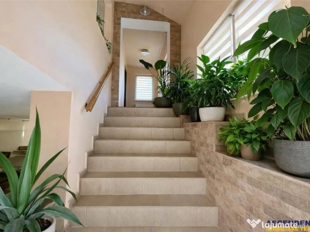 FILMTur 3D! Casa eleganta,curte amenajata, garaj, Brancovene