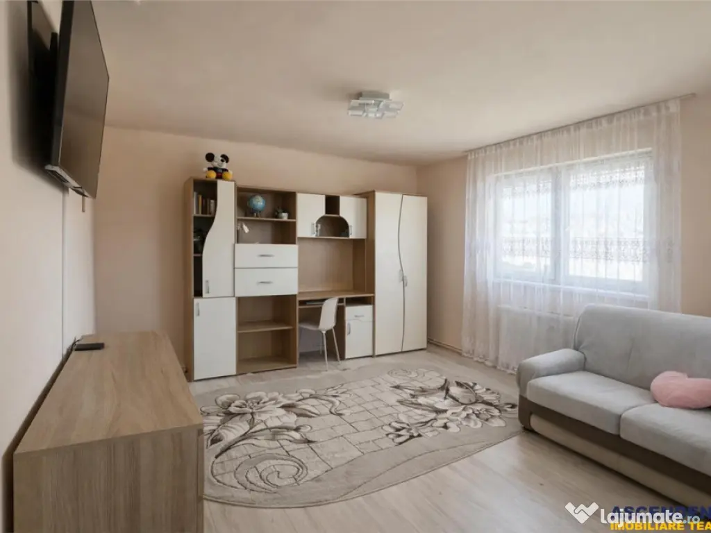 FILMTur 3D! Casa eleganta,curte amenajata, garaj, Brancovene