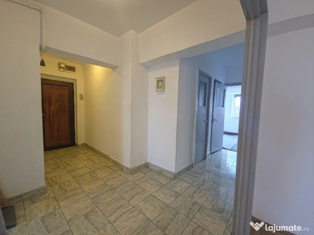 Ultracentral Tomis Mall 3 camere decomandat etaj 3/7 